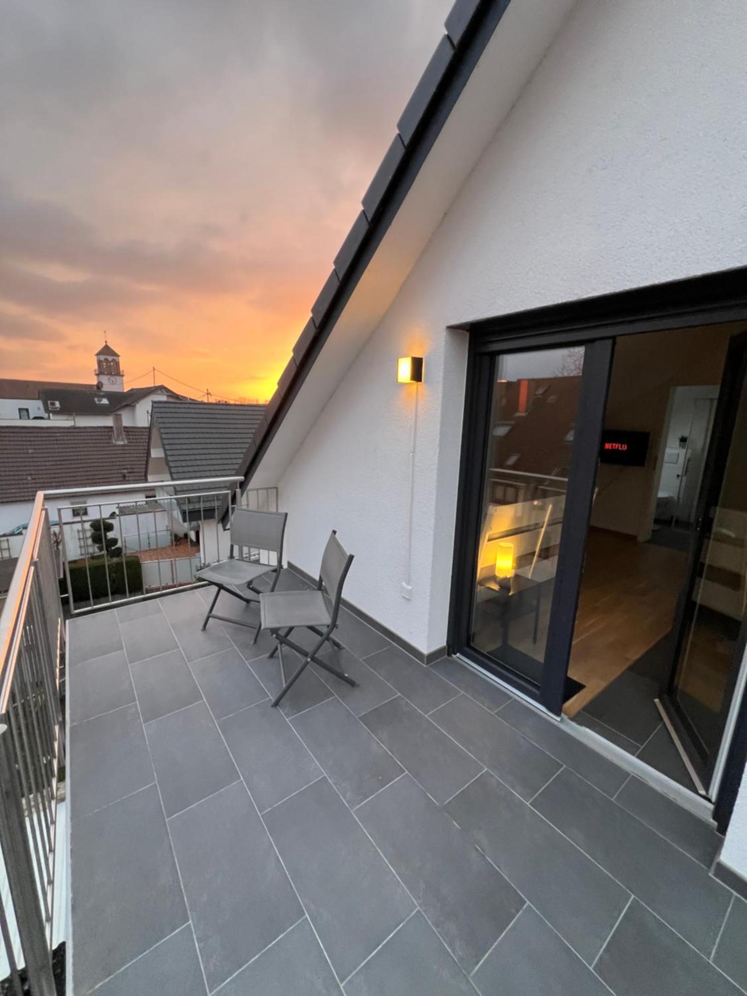 Charmantes Studio-Apartment Im Herzen Von Neureut - Fussbodenheizung, Regendusche, Waschmaschine, Stellplatz カールスルーエ エクステリア 写真