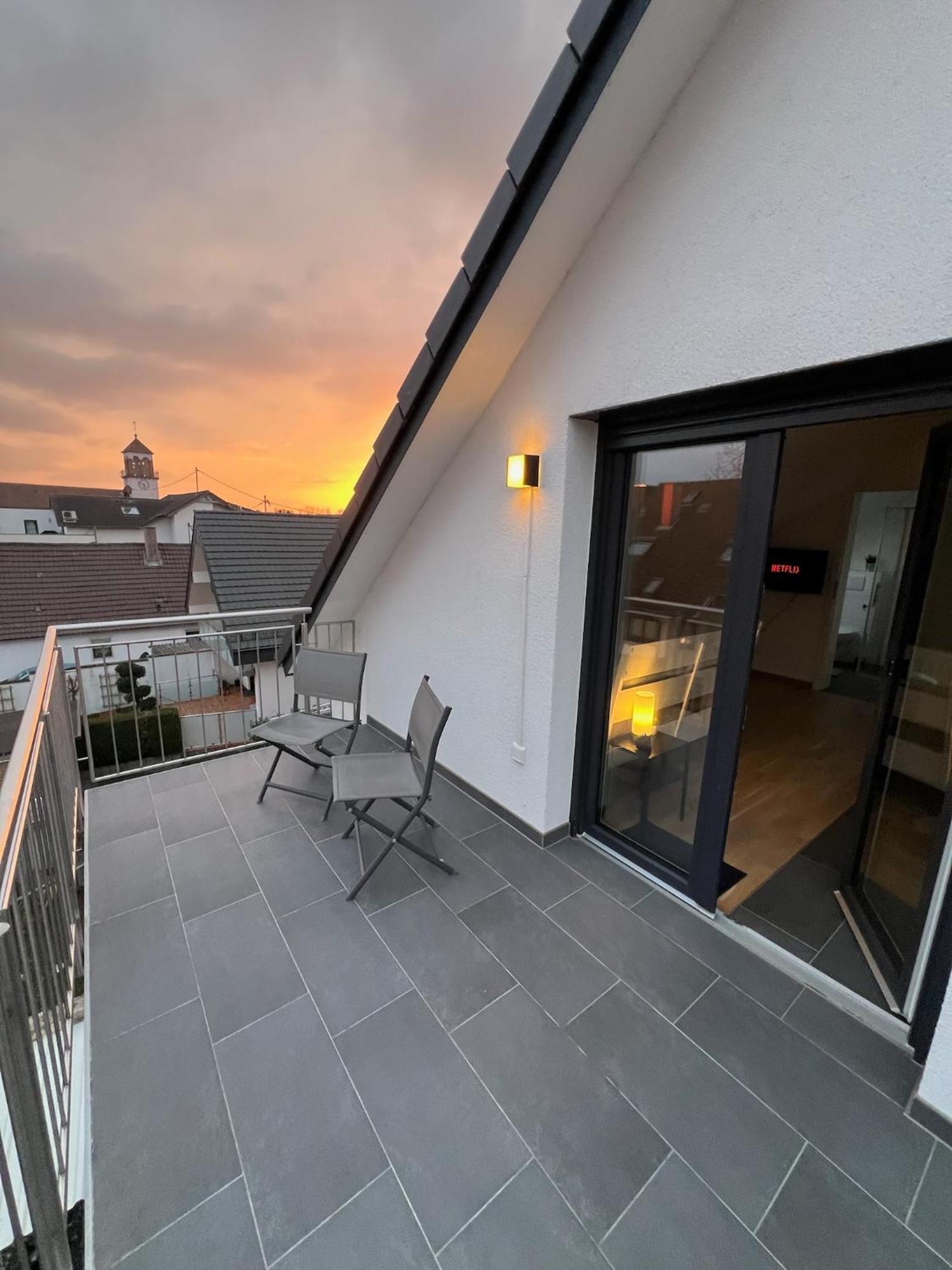 Charmantes Studio-Apartment Im Herzen Von Neureut - Fussbodenheizung, Regendusche, Waschmaschine, Stellplatz カールスルーエ エクステリア 写真